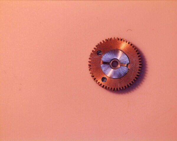 OMEGA 470-1100 Ratchet wheel, mounted.