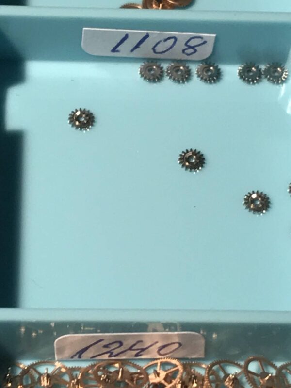 OMEGA 450-1108 Winding pinion